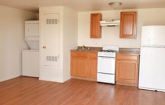 1 bed, 1 bath, 420 sqft, $725, Unit B