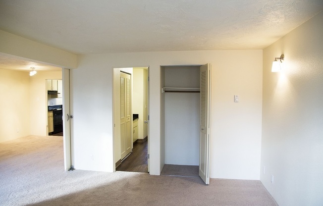 2 beds, 1 bath, 840 sqft, $1,547, Unit 1511