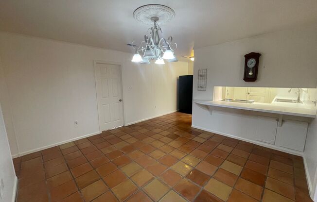 3 beds, 2 baths, $1,650