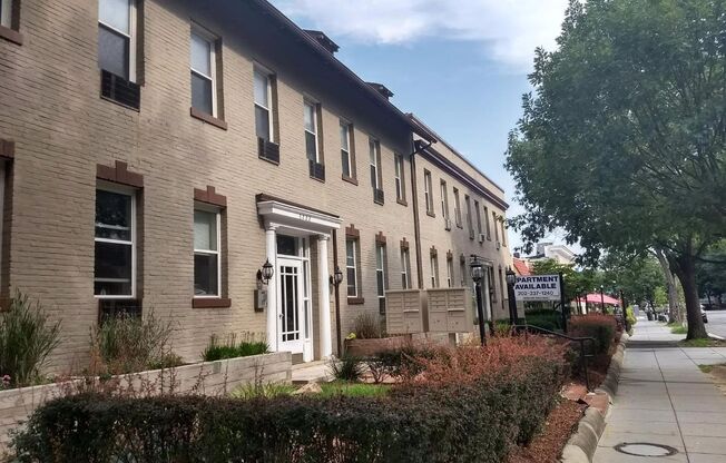 3222-3224 Wisconsin Avenue NW