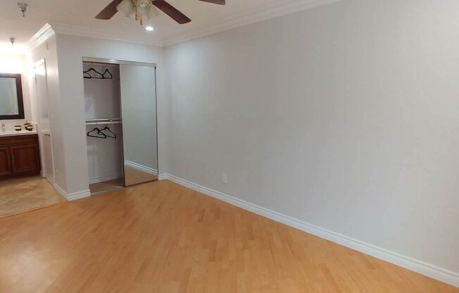 2 beds, 2 baths, 910 sqft, $2,850, Unit 512