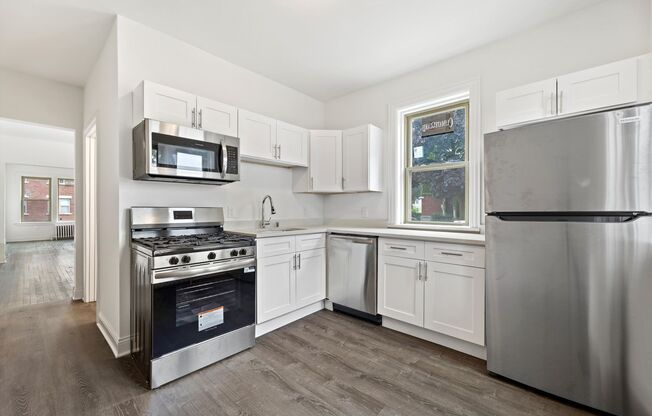 2905 N Bartlett