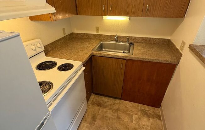 2 beds, 1 bath, $1,545, Unit 19