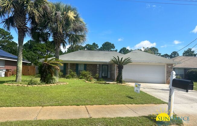 Spacious 4 Bedroom Home with Screened Patio in Navarre!