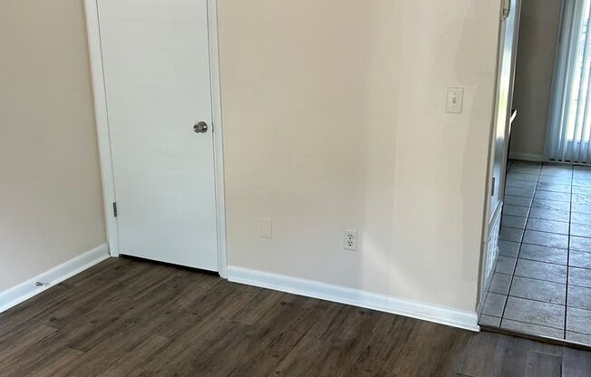 POOL-VIEW/ ACCESS - 2 Bedroom 1.5 Bath Townhome - $1500 /mo.