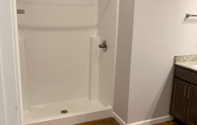 3 beds, 2 baths, 1,230 sqft, $1,950