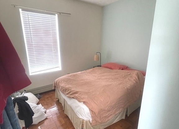1 bed, 1 bath, 500 sqft, $2,700, Unit 8(4B)