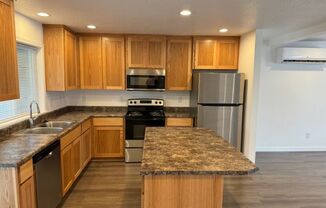 3 beds, 2.5 baths, 1,525 sqft, $1,995, Unit 1102 W 11th