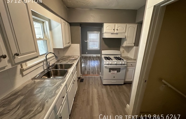 3 beds, 1 bath, 1,228 sqft, $1,250