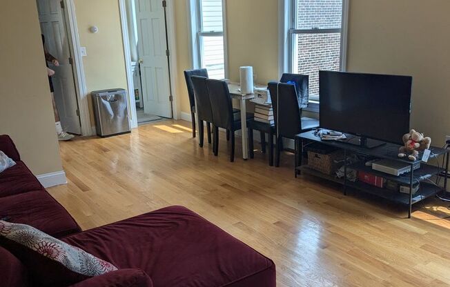 R - 303- 305 Hurley Street