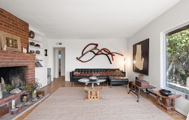 Fully Furnished: Mid-Century w/views of Griffith Observatory in the Hollywood Hills!