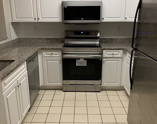 2 beds, 2 baths, 1,231 sqft, $2,700, Unit 213