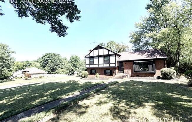 701 ARCHDALE DR