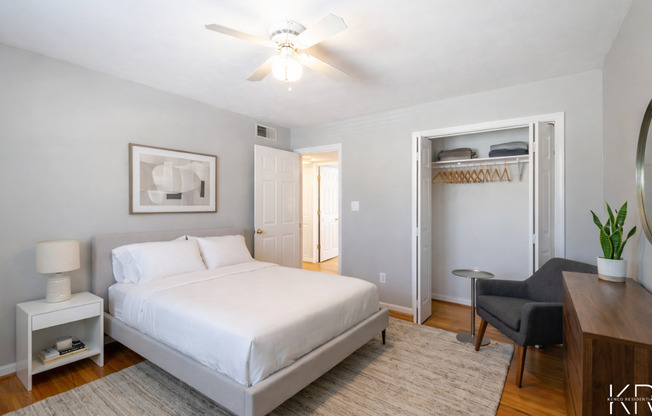 2 beds, 1 bath, 950 sqft, $1,295, Unit 10