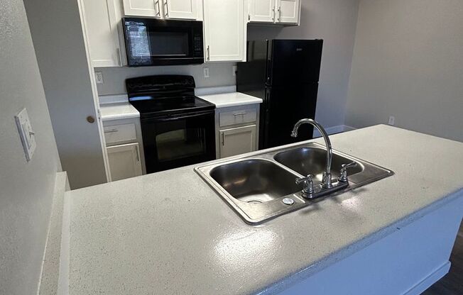 2 beds, 2 baths, 1,120 sqft, $1,250, Unit 215M