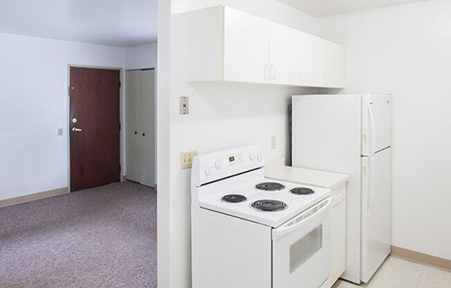 2 beds, 1 bath, $650, Unit 935 S. Gafke Ave. #17