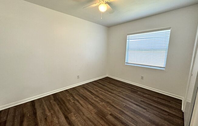 2BR / 1 BA Riverside Downstairs Apartment w/ Off-street Parking