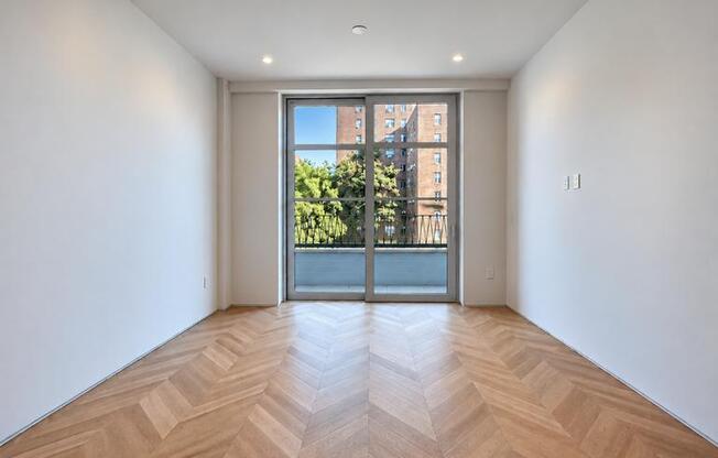 350 E 18 ST