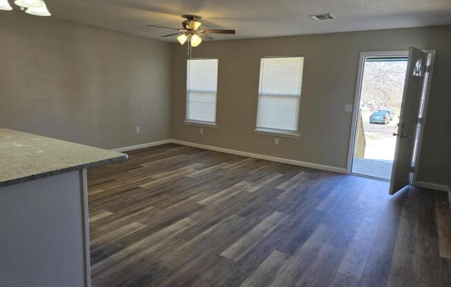 3812 W 55 ST