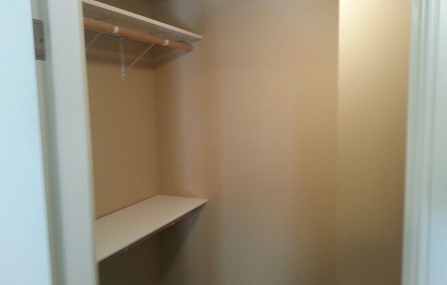 Newly Remodeled Condo Blocks from Juanita Beach