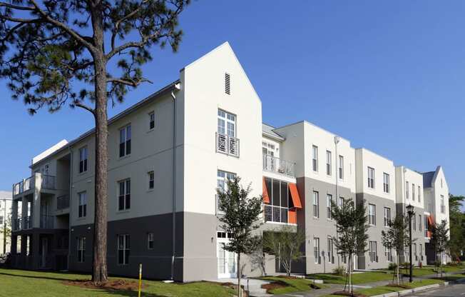 Beautiful Exteriors Phase 1 at Link Apartments® Mixson, North Charleston