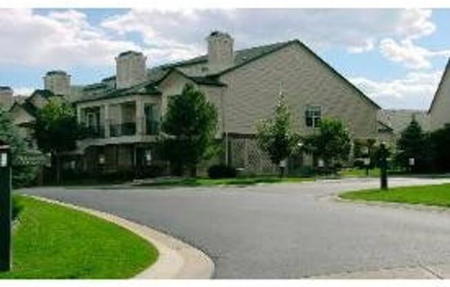 Saddlebrooke Condo with Views of the Pond and Open Space for Rent in Superior