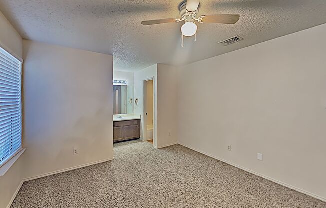 2 beds, 2 baths, $1,525