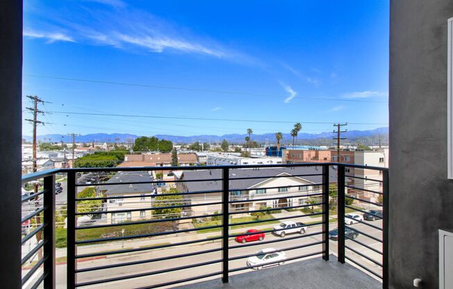 2 beds, 2 baths, 875 sqft, $2,825, Unit 502