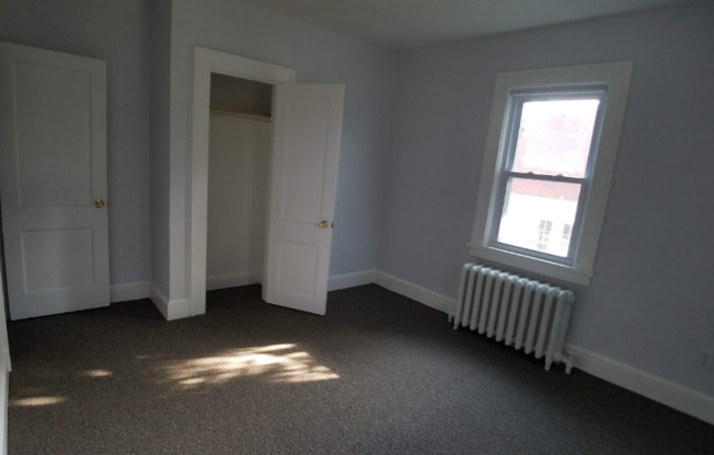 123 W BROAD ST