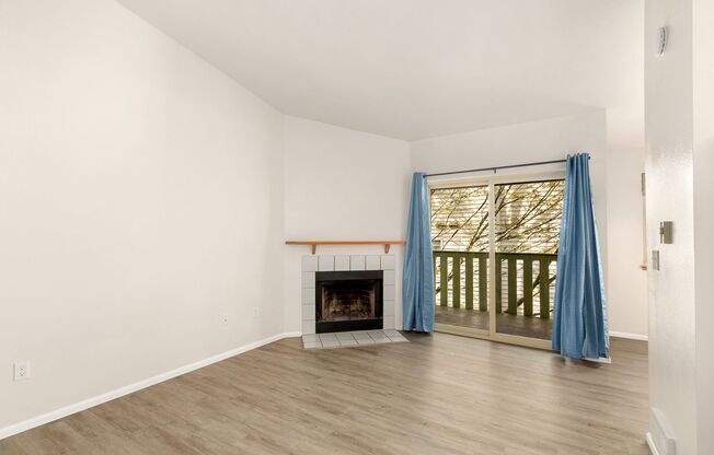 Charming 1 Bedroom Condo in Kenmore with Parking