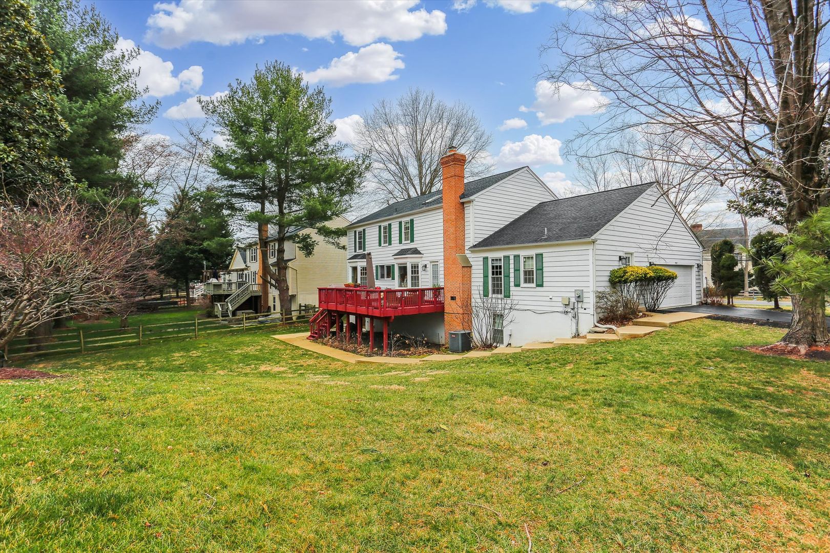 GORGEOUS SINGLE FAMILY ON JONES LANE