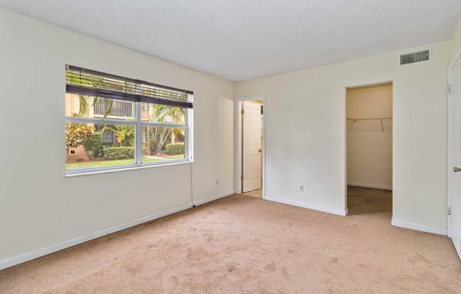 2 beds, 2 baths, 932 sqft, $2,100