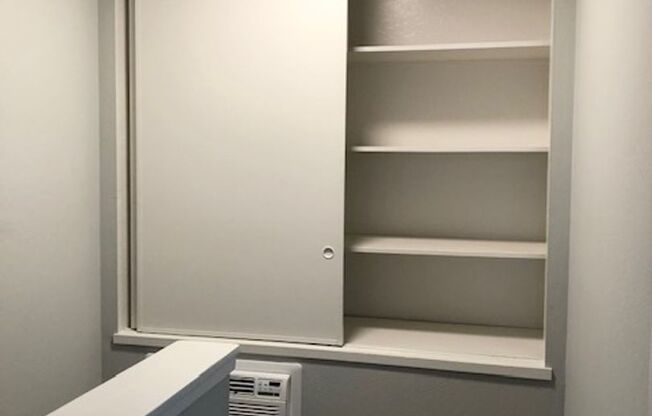 2 beds, 1.5 baths, 1,000 sqft, $3,595, Unit 27