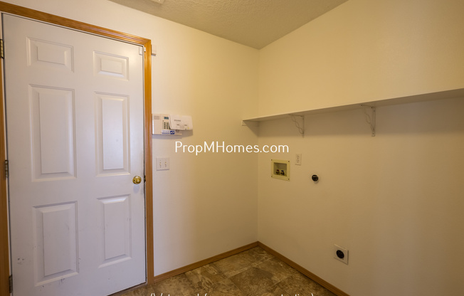 3 beds, 2 baths, $2,429