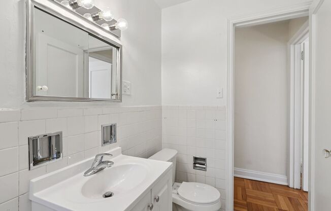 2 beds, 1 bath, 975 sqft, $1,900, Unit Royal York 102