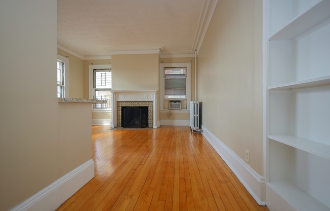 1 bed, 1 bath, 615 sqft, $2,700, Unit 14