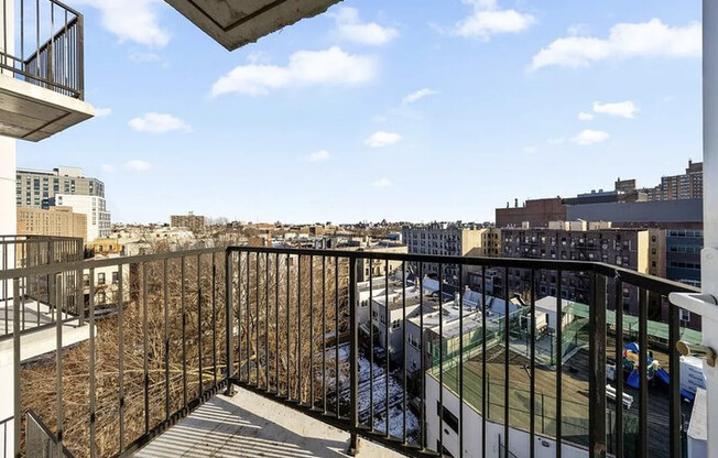 2 beds, 1 bath, $4,300, Unit 5F