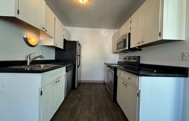 2 beds, 1 bath, 850 sqft, $1,499, Unit 26
