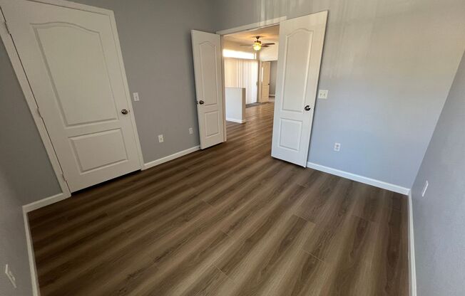 2 beds, 1 bath, $1,450, Unit # 1050