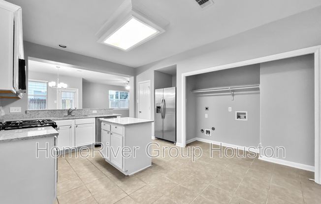 835 FRST IVY LN