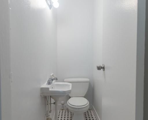 1 bed, 1.5 baths, $3,700, Unit H