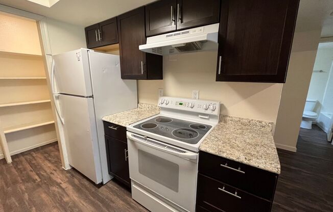 2 beds, 1 bath, 950 sqft, $1,225, Unit 109