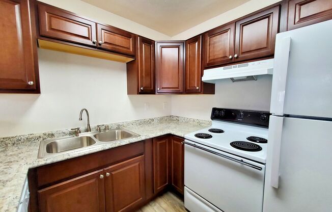 2 beds, 2 baths, $1,995, Unit 25