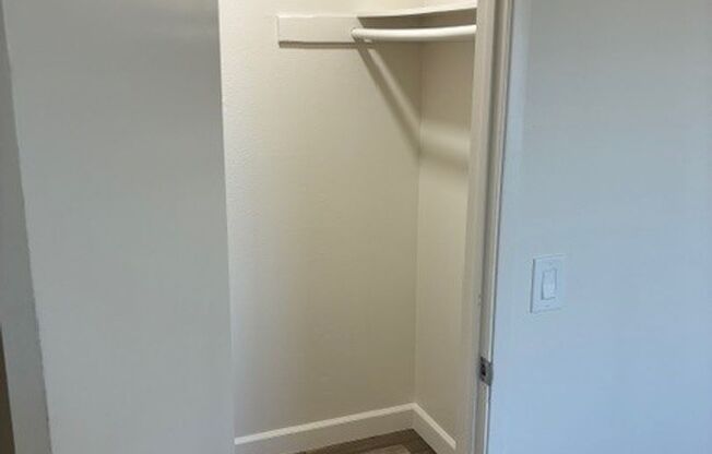 2 beds, 1.5 baths, 950 sqft, $2,045, Unit 52