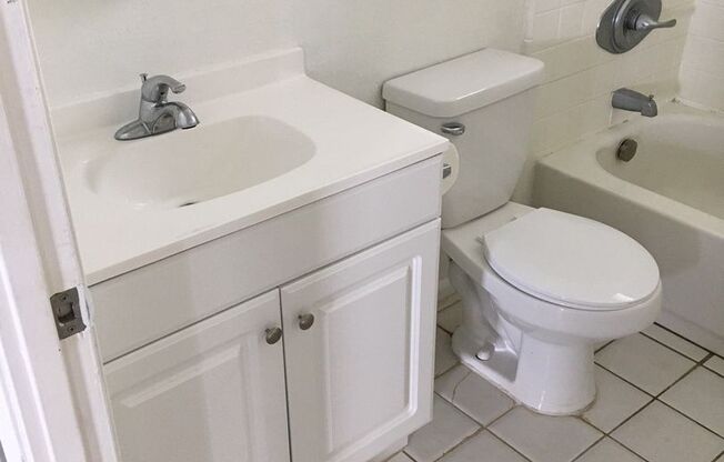 Renovated 2 bedroom! Great Location!