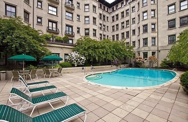 3 beds, 2 baths, 1,659 sqft, $7,000, Unit 620