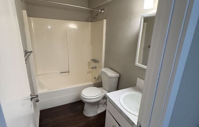 2 beds, 1 bath, 820 sqft, $1,895, Unit 105