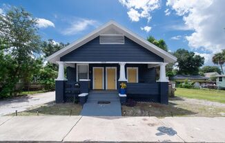 1005 E Lake Ave