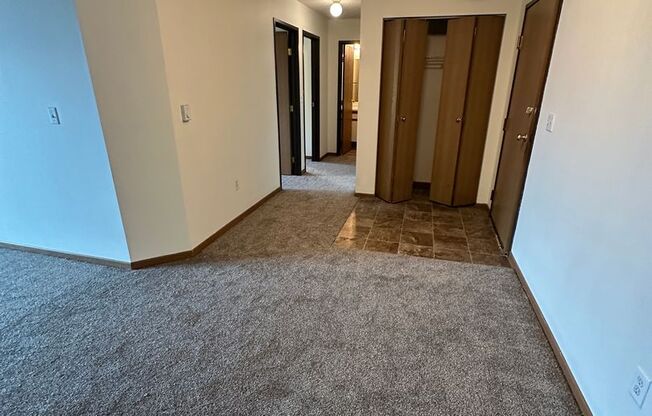 2 beds, 1 bath, 900 sqft, $825, Unit 206