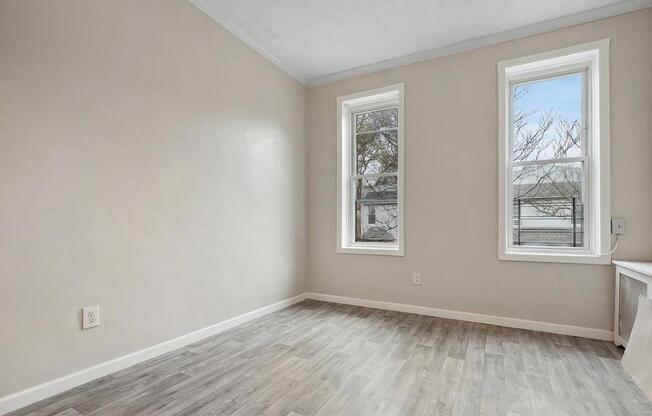 1105 CYPRESS AVE